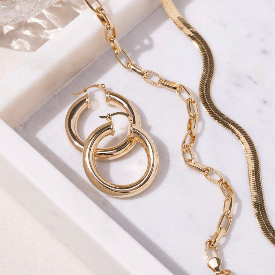 Leeza Gold Hoop Earrings - The Essential Jewels